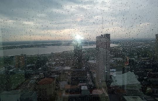 Pronostican día fresco y lloviznas para gran parte del país