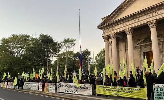 Docentes exigen rubros e infraestructura inclusiva