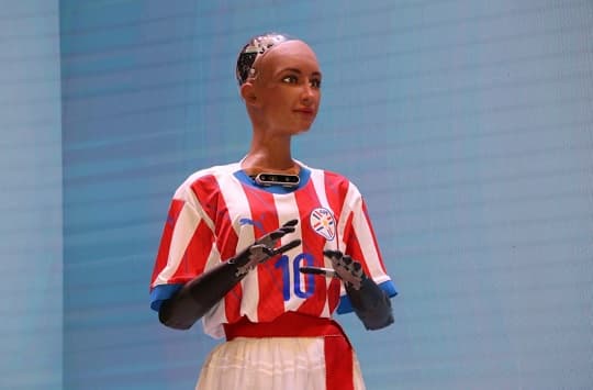 La robot Sophia se presentó por primera vez en Paraguay