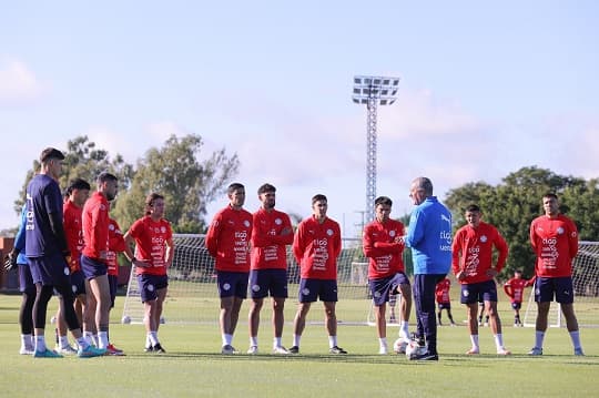 La Albirroja inicia trabajos con miras a Uruguay y Brasil