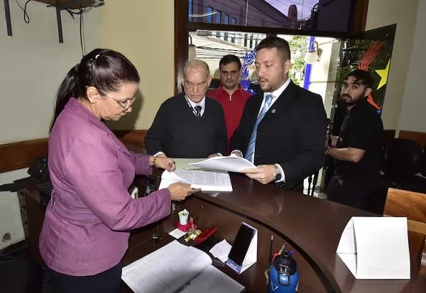 Asunción rechaza competencia de Contraloría para intervención