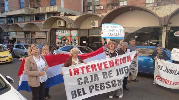 Jubilados exigen intervención urgente de la Caja Municipal