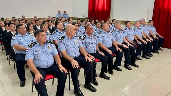 Economía impulsa reforma para jubilación tardía de uniformados