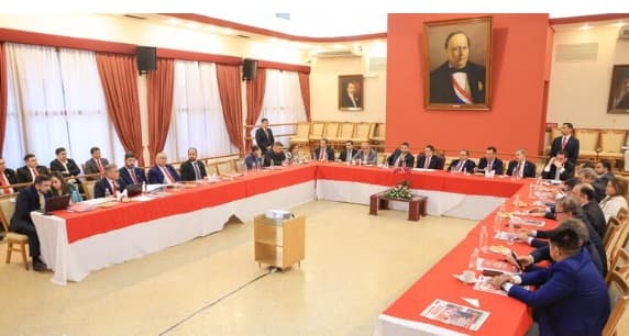 Colorados aprueban reforma electoral con errores técnicos graves