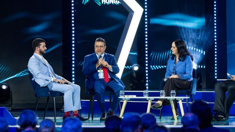 Leite defiende ley anti-ONG en cumbre ultraderechista