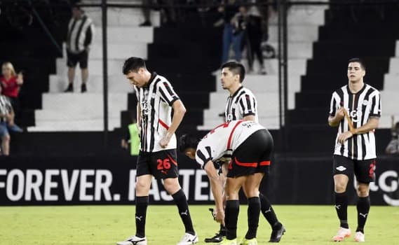 Libertad frena su marcha y Guaraní acecha el liderato