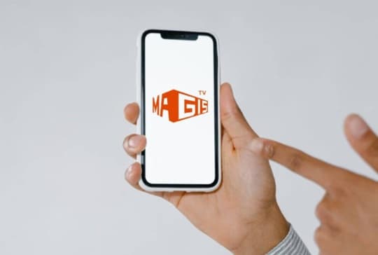 Alertan sobre riesgos al instalar Magis TV en celulares