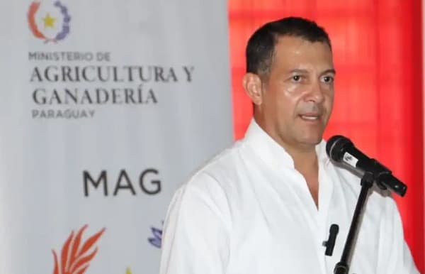 Denuncian a ministro de Agricultura por desvío de fondos
