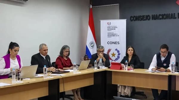 Médicos repudian injerencia política en CONES