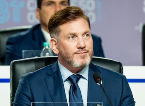 Domínguez debe dejar Conmebol en 2028 por ley