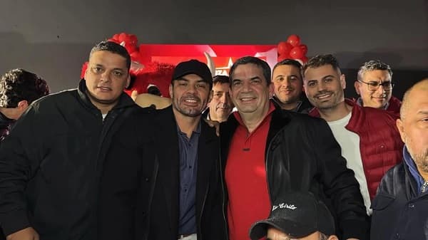 Velázquez relanza Fuerza Republicana con candidatos a intendente