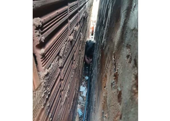 Recolectores rescatan a niña atrapada en Pedro Juan