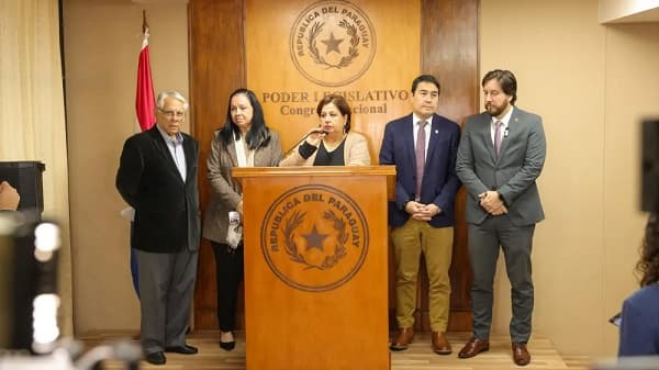 Oposición denuncia “atropello” por Código Electoral