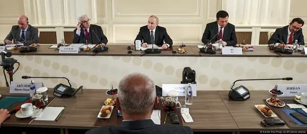 Putin solo se reuniría con Zelenski al final del diálogo