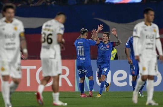 Guaraní, goleado y casi fuera de la Sudamericana