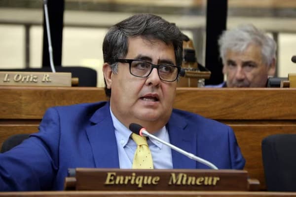 Exdiputado duplica salario como asesor en cinco meses