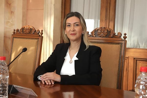 Piden ley para limitar descuentos en el sector privado