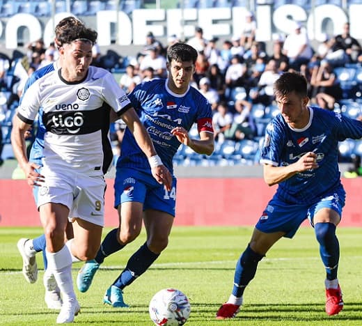 Olimpia y Nacional empatan en su debut en el Clausura