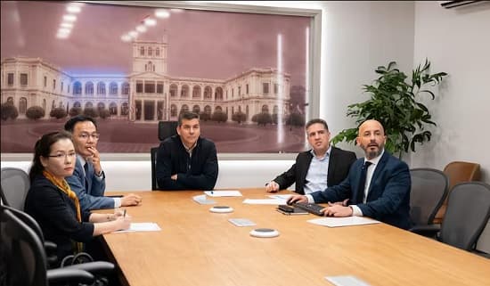 Empresa vinculada al suegro del hermano de Santi Peña obtuvo contrato por USD 18 millones