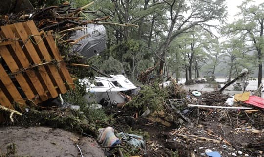 Inundaciones en Texas dejan 52 muertos, heridos y desaparecidos