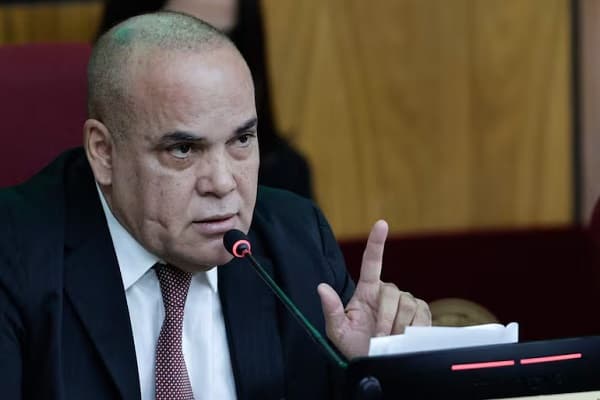 Bachi Núñez no descarta debate sobre reelección presidencial