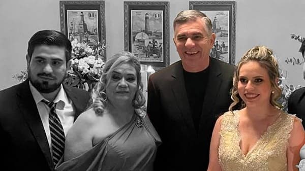 Compadre de Galaverna acumula tres cargos en Salud