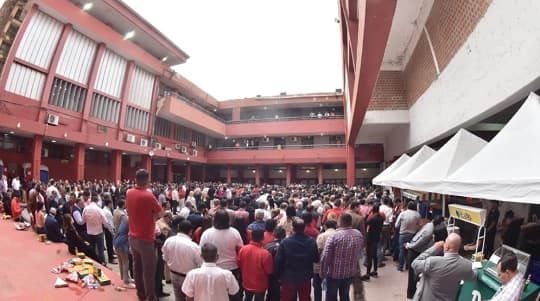 Hurreros cartistas se preparan para celebrar el cumpleaños de Horacio Cartes en la ANR