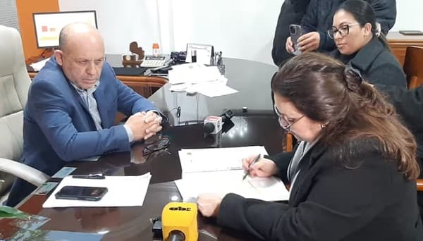 Ramírez se ratifica y denuncia intento de amedrentamiento