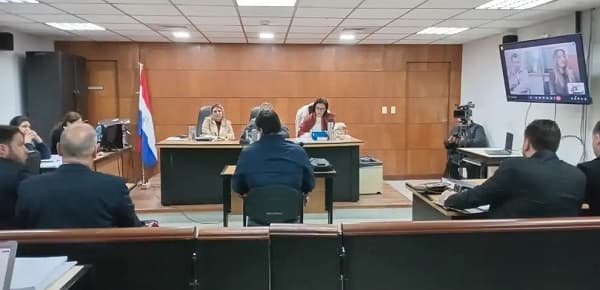 Alberto Koube se quedaba con 60% de pagos de SEN, según testigo