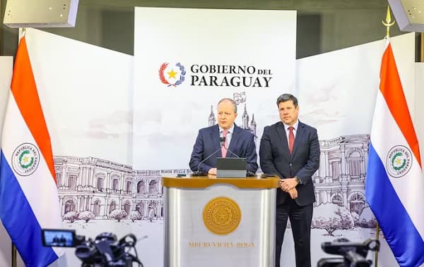 Ejecutivo presenta siete nuevas leyes económicas