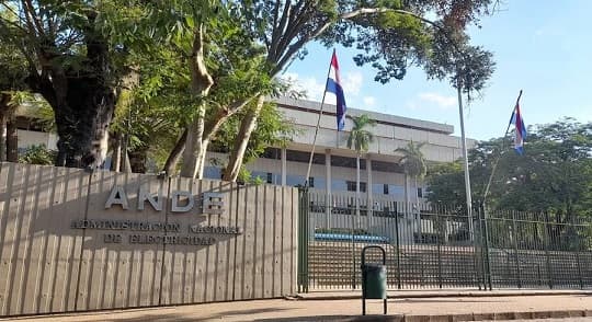 Diputado alerta crisis financiera en la ANDE