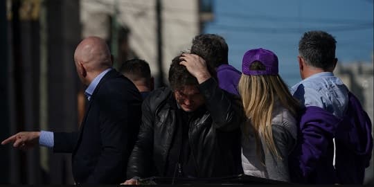 Caravana de Milei en Lomas de Zamora terminó con incidentes y piedrazos