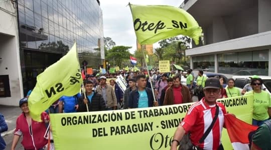 Docentes marcharán mañana contra exceso de papeleo del MEC