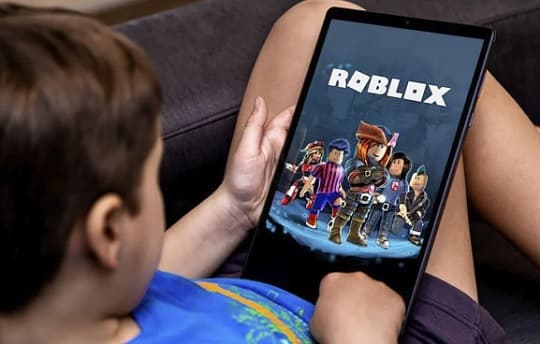 Alertan sobre riesgos para niños en juegos como Roblox
