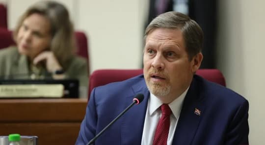 Chase resta importancia a abucheos contra Peña en Asu 2025