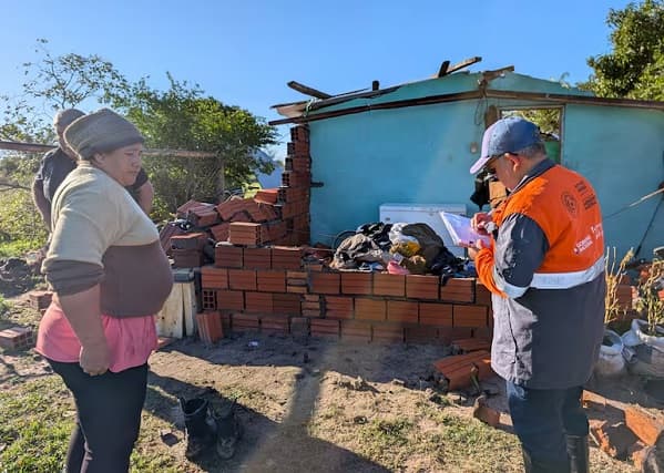 Asisten a más de 100 viviendas afectadas por temporal en Ñeembucú