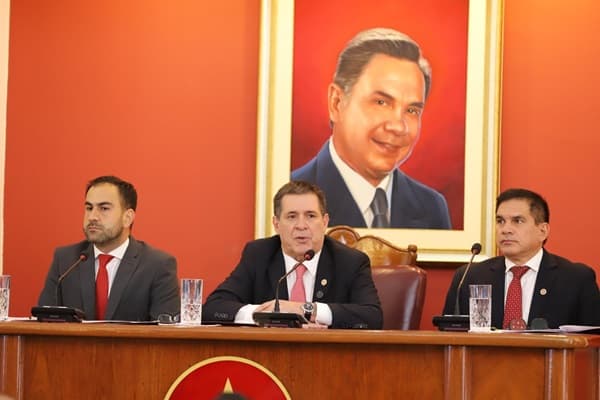 Acuerdo migratorio no beneficiará a Horacio Cartes, según EE.UU