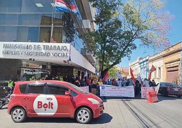 Senado debate reforma del transporte en medio de críticas