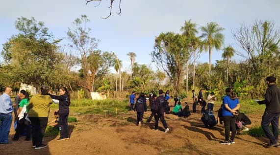 Huertas escolares florecen en Arroyos y Esteros