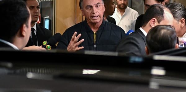 Ordenan arresto domiciliario para Jair Bolsonaro