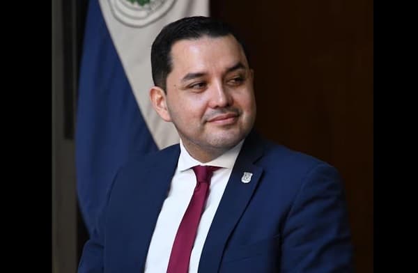 Luis Bello es elegido intendente con “voto secreto” en Asunción