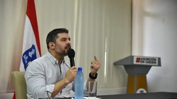 Oposición exige justicia tras renuncia de Nenecho