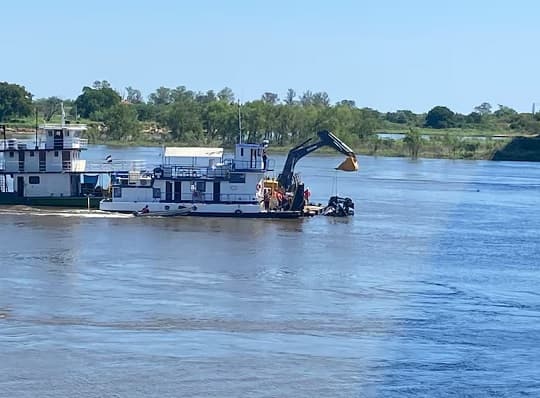 Como un acordeón: así quedó la cabina del camión rescatado en el Puente Nanawa