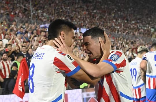 Médicos recomiendan cuidados a cardíacos e hipertensos durante el partido de la Albirroja