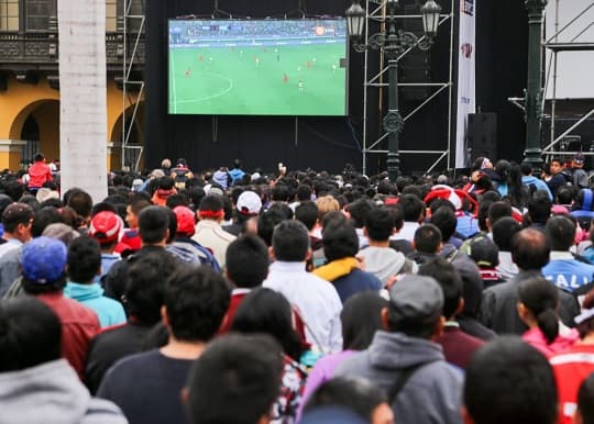 Pantallas gigantes en Calle Palma y Carmelitas para ver a la Albirroja con resguardo policial