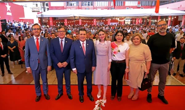 Cartes habló de IA en medio de crisis cibernética