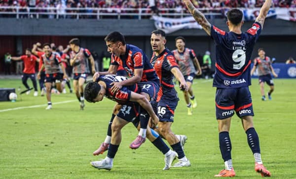Sábado de fútbol: Recoleta y Cerro Porteño van por el triunfo