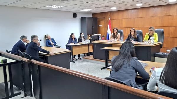 Condenan a funcionario por soborno en caso de RGD