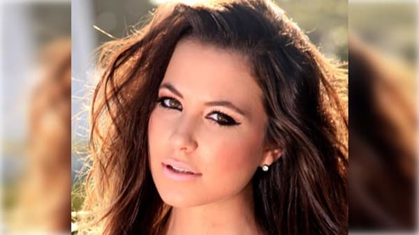 Peña asciende a hija de D'Ecclesiis en Consulado de Río