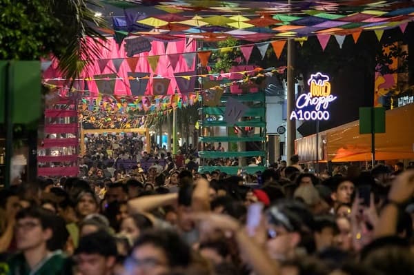 50 mil personas celebraron la primavera en calle Palma